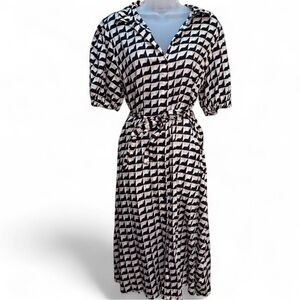Who What Wear Black and White Geometric Midi Dress. Size M. Excellent condition